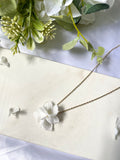 Collier simple avec hortensias stabilisé