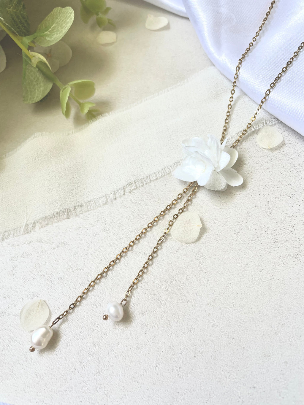 Collier Double Chaîne & Perles – Hortensias stabilisé